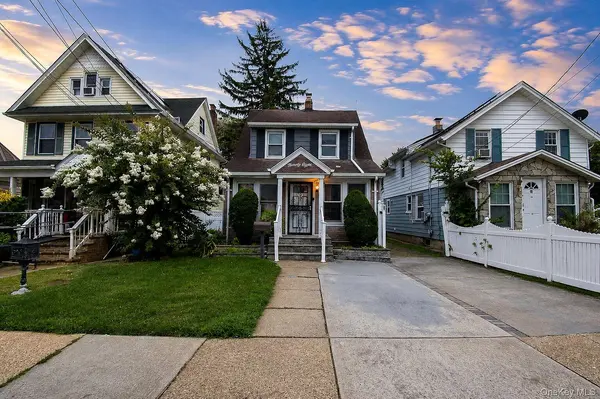 98 Willow AVE, Hempstead, NY 11550