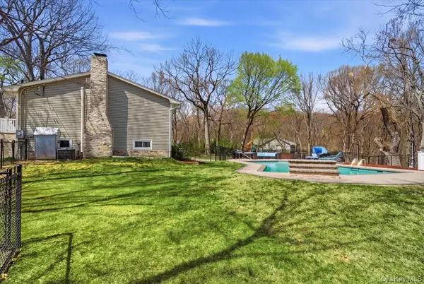 263 Oyster Bay RD, Mill Neck, NY 11765