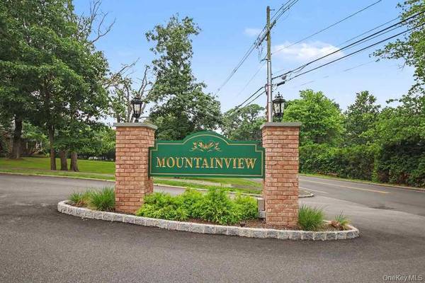 969 Sierra Vista LN, Valley Cottage, NY 10989