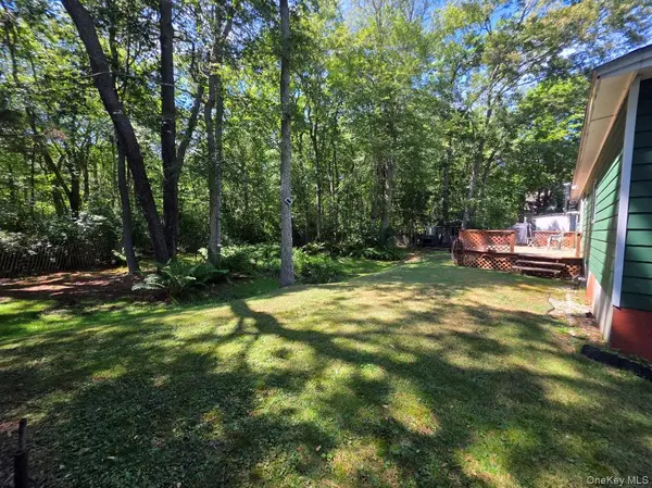 83 Forge RD #2, Riverhead, NY 11901