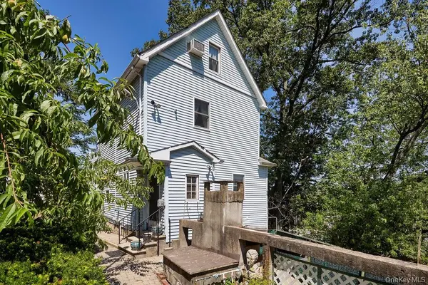 404 Prescott ST, Yonkers, NY 10701