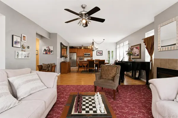 12 Greenwood DR, Newburgh, NY 12550