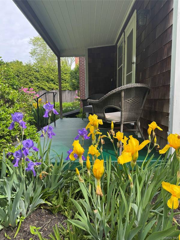 21 Elm Street, Southampton, NY 11968