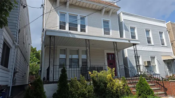 68-07 53rd AVE #2 Fl, Maspeth, NY 11378
