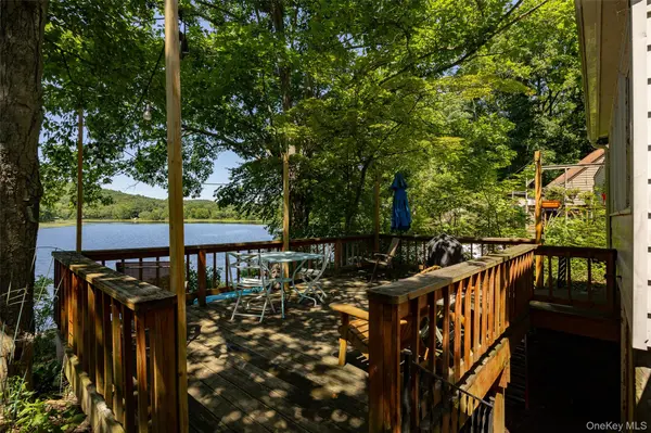 31 Lake Shore DR, Pine Plains, NY 12567
