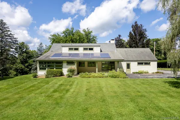 12 Ciferri DR, Millbrook, NY 12545