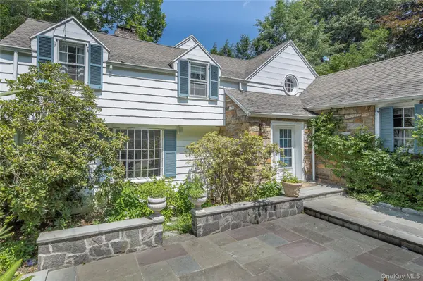 16 Crows Nest RD, Bronxville, NY 10708
