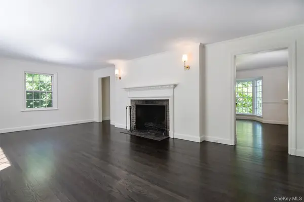 16 Crows Nest RD, Bronxville, NY 10708