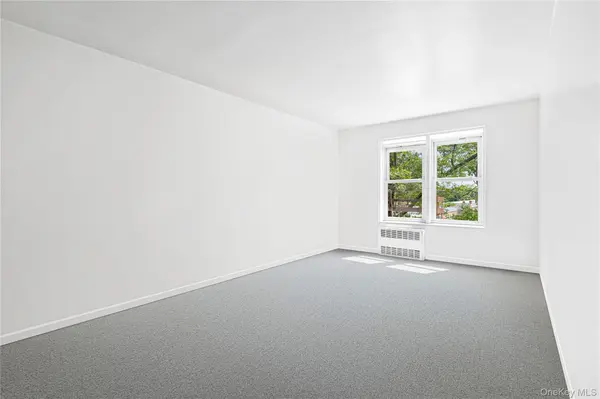 66-92 Selfridge Street #4H, Forest Hills, NY 11375