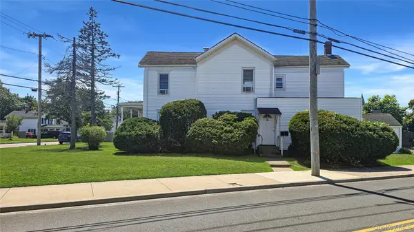 76 Oak ST, Patchogue, NY 11772