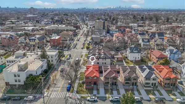 38-40 215 ST, Flushing, NY 11361