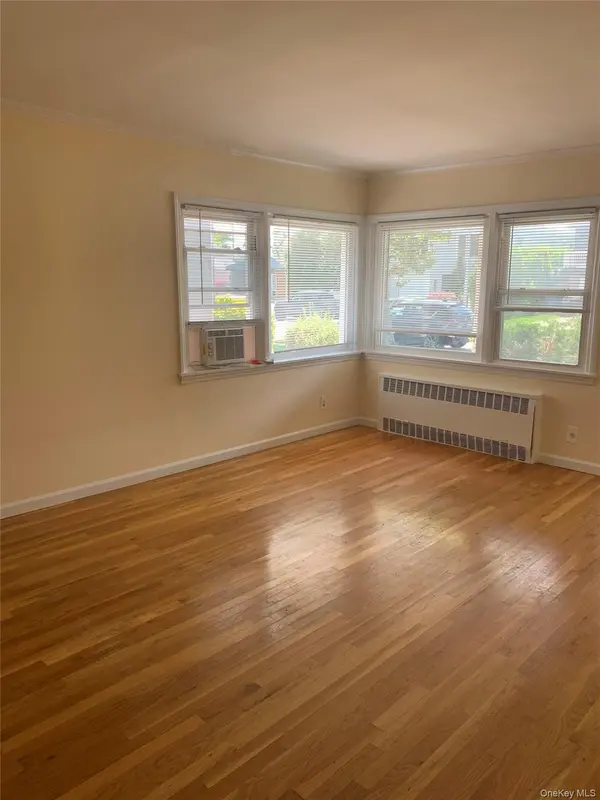 431 E Chester ST, Long Beach, NY 11561