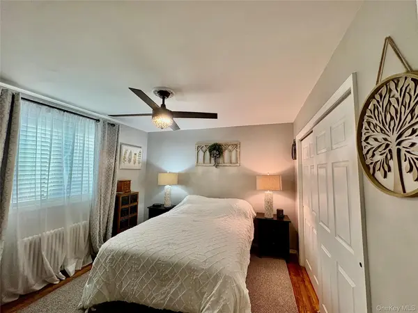 260-08 74th AVE #2nd Floor, Glen Oaks, NY 11004