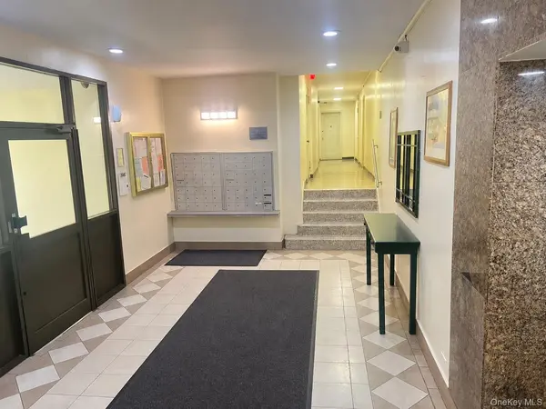 88-30 182nd ST #3F, Hollis, NY 11423