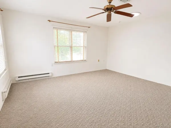 344 Woodbridge DR #B, Ridge, NY 11961