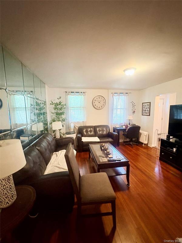 42 Saint Marys AVE, Staten Island, NY 10305