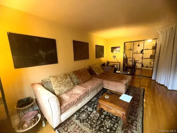 139-15 83rd AVE #527, Briarwood, NY 11435