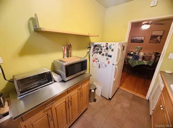 139-15 83rd AVE #527, Briarwood, NY 11435