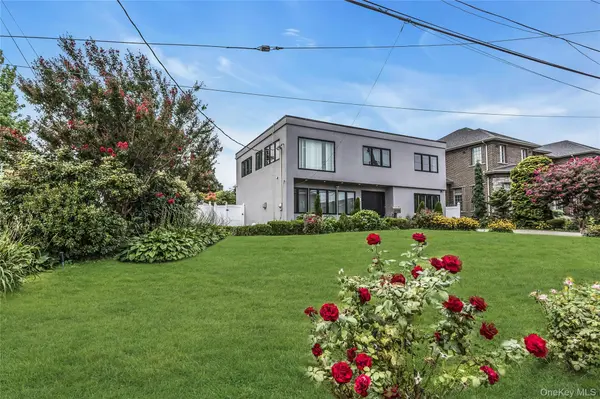 14962 Powells Cove BLVD, Whitestone, NY 11357