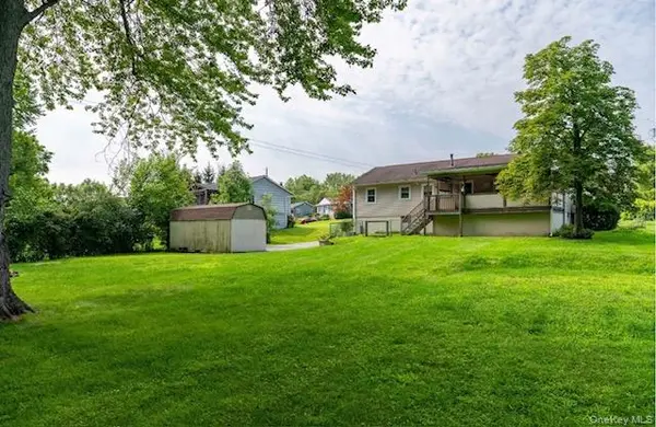 18 Scott DR, Wappingers Falls, NY 12590