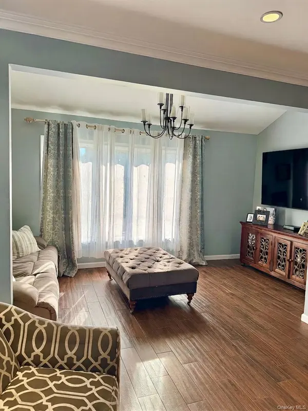 524 Beach 133rd ST, Rockaway Park, NY 11694