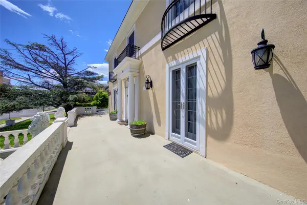 159 Magnolia BLVD, Long Beach, NY 11561