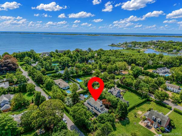 8 Jackson AVE, East Quogue, NY 11942