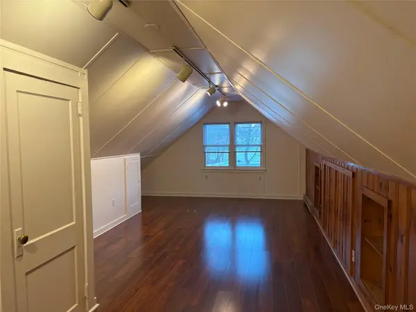 35 Oak ST #Upstairs Apartment, Greenwood Lake, NY 10925