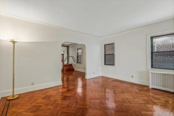 6341 84th ST, Middle Village, NY 11379