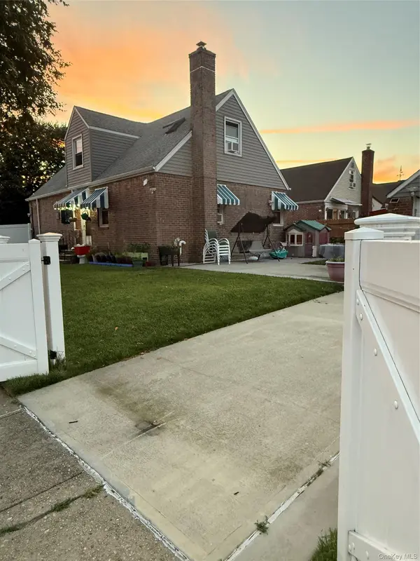 71 Ribbon ST, Franklin Square, NY 11010