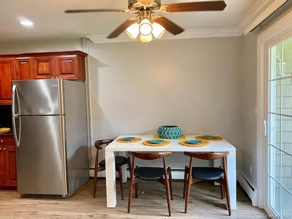 393 Great East Neck RD #393D, West Babylon, NY 11704