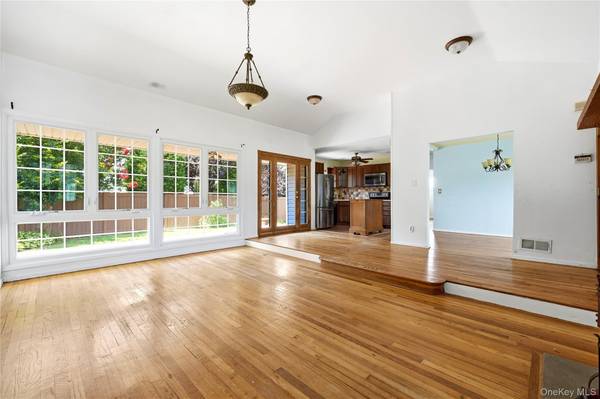 188 1st AVE, Massapequa Park, NY 11762