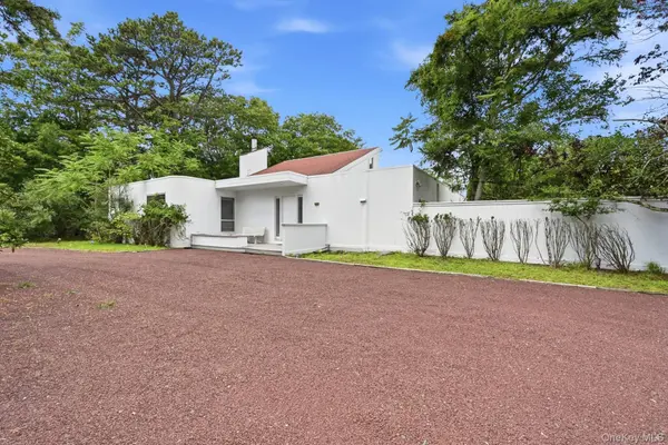 23 Deerfield WAY, Quogue, NY 11959