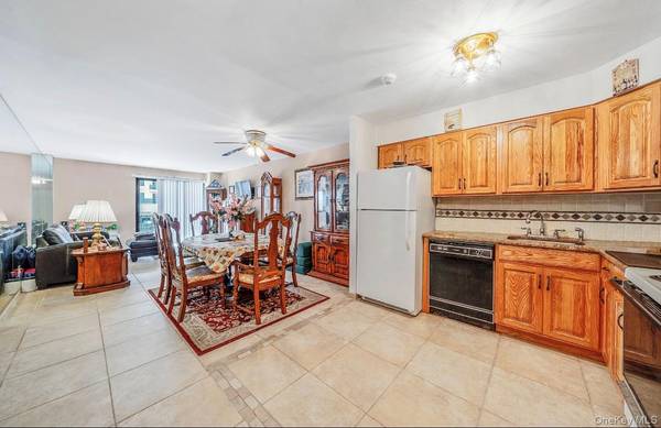 360 Shore RD #3M, Long Beach, NY 11561