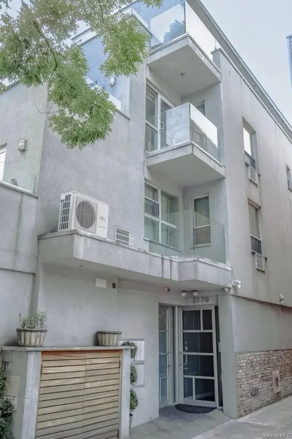 21-70 31 ST #3R, Astoria, NY 11105