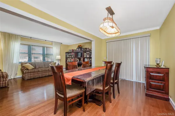82 Herman AVE, North Babylon, NY 11703