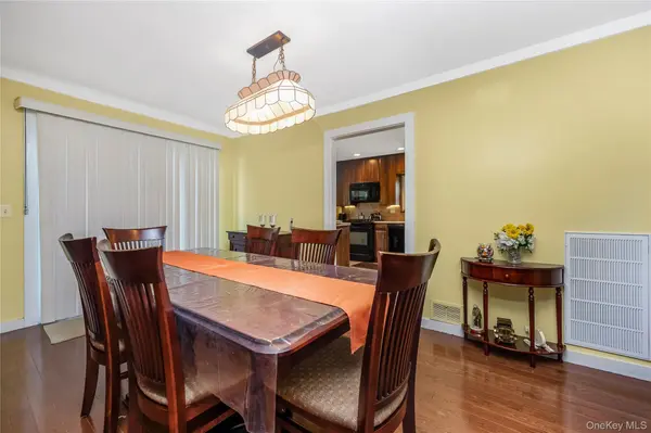 82 Herman AVE, North Babylon, NY 11703