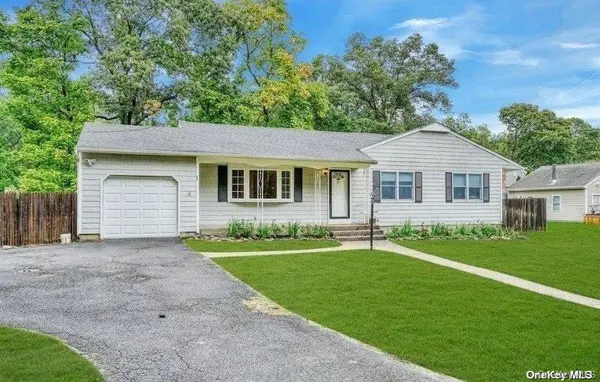 6 Willow ST, Centereach, NY 11720