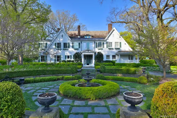 10 Hicks LN, Port Washington, NY 11050