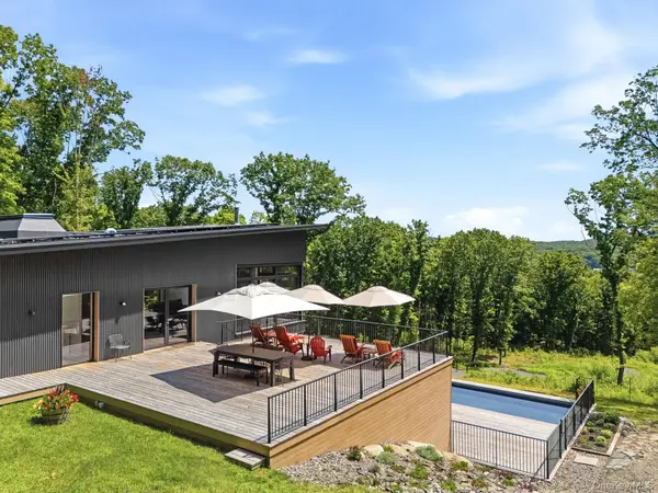 133 Old Bulls Head RD, Clinton Corners, NY 12514
