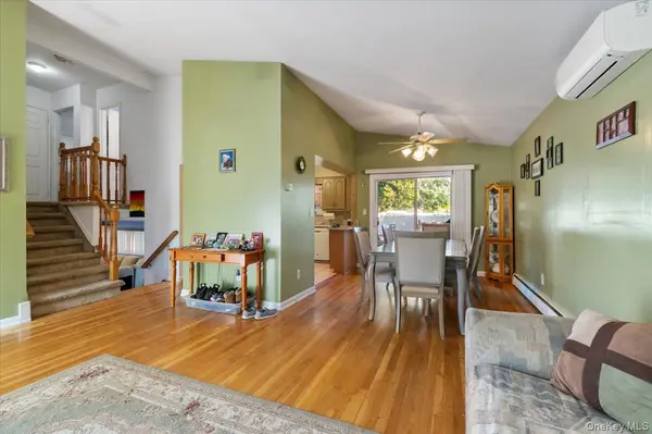 369 Central AVE, Deer Park, NY 11729