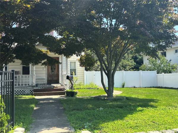 1023 Newbridge RD, Bellmore, NY 11710