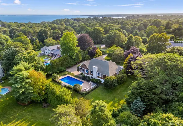 10 Peconic View CT, Southampton, NY 11968
