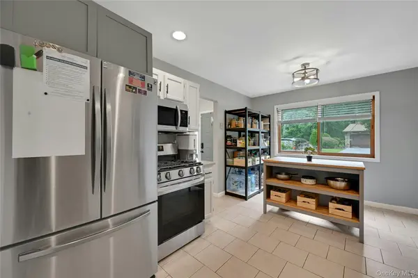 255 Heritage LN, Monroe, NY 10950