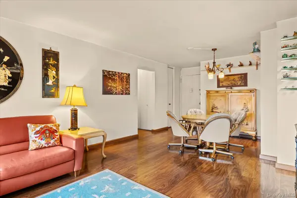 125-10 Queens BLVD #716, Kew Gardens, NY 11415