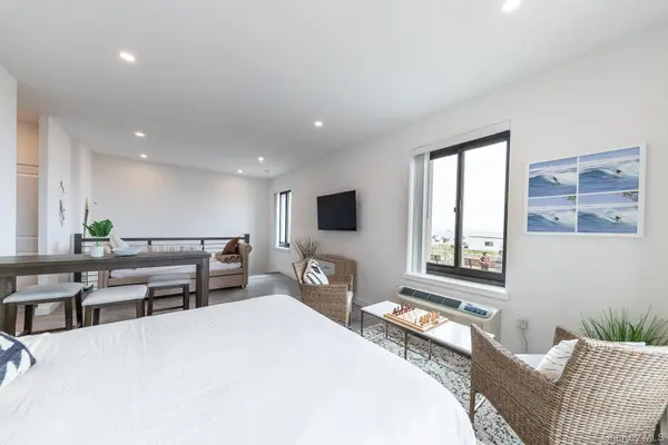 100 W Broadway #1H, Long Beach, NY 11561