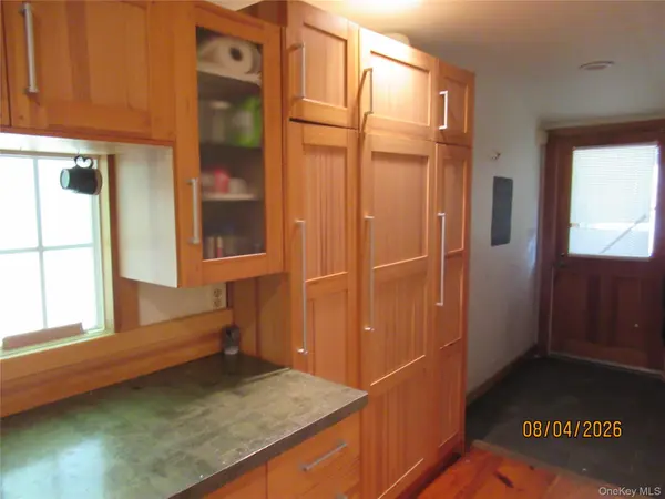 463 Mountain RD, Bloomingburg, NY 12721