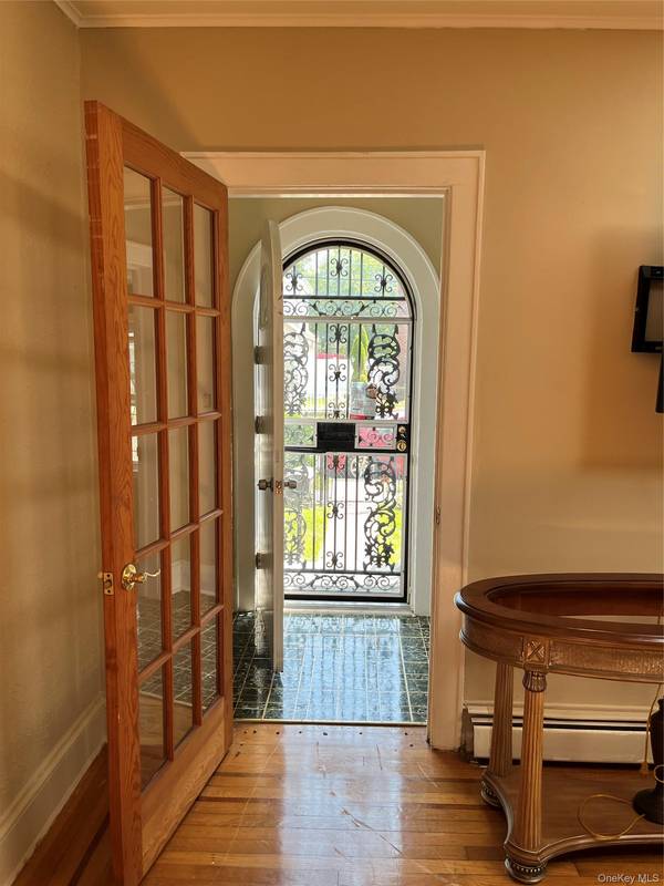 137 E Roosevelt AVE, Roosevelt, NY 11575