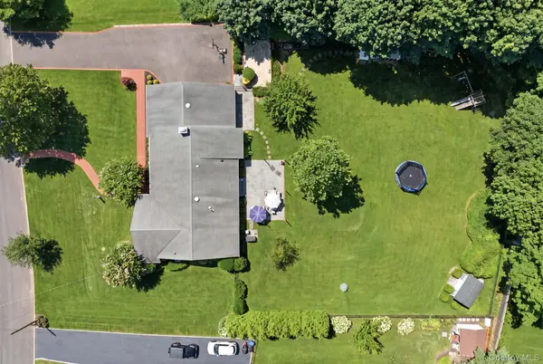 23 Renwick AVE, Huntington, NY 11743