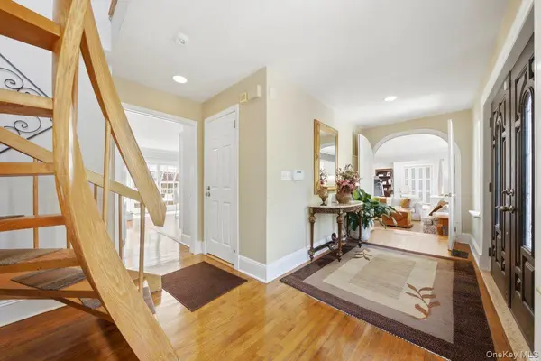 121 Newport RD, Yonkers, NY 10710